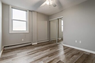 Uplands Manor in Calgary, AB - Building Photo - Building Photo