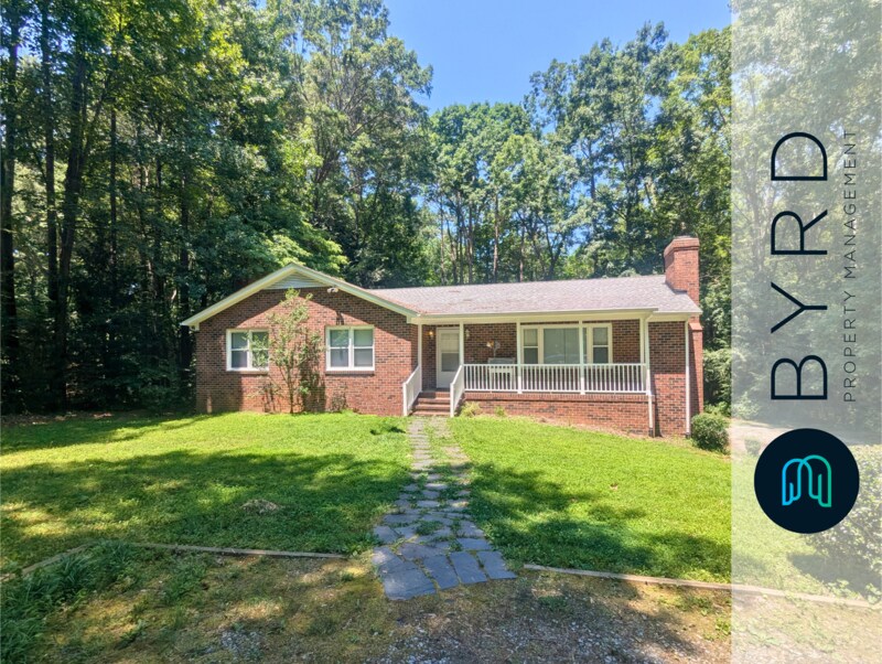 12040 Lucks Ln in Midlothian, VA - Foto de edificio