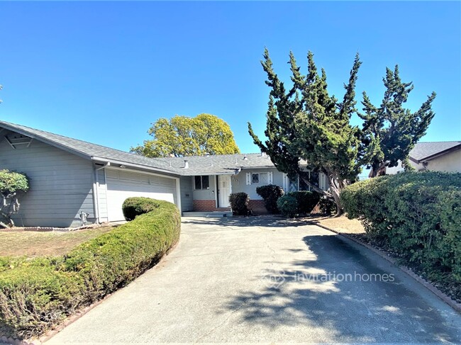 207 Bergwall Way in Vallejo, CA - Building Photo - Building Photo