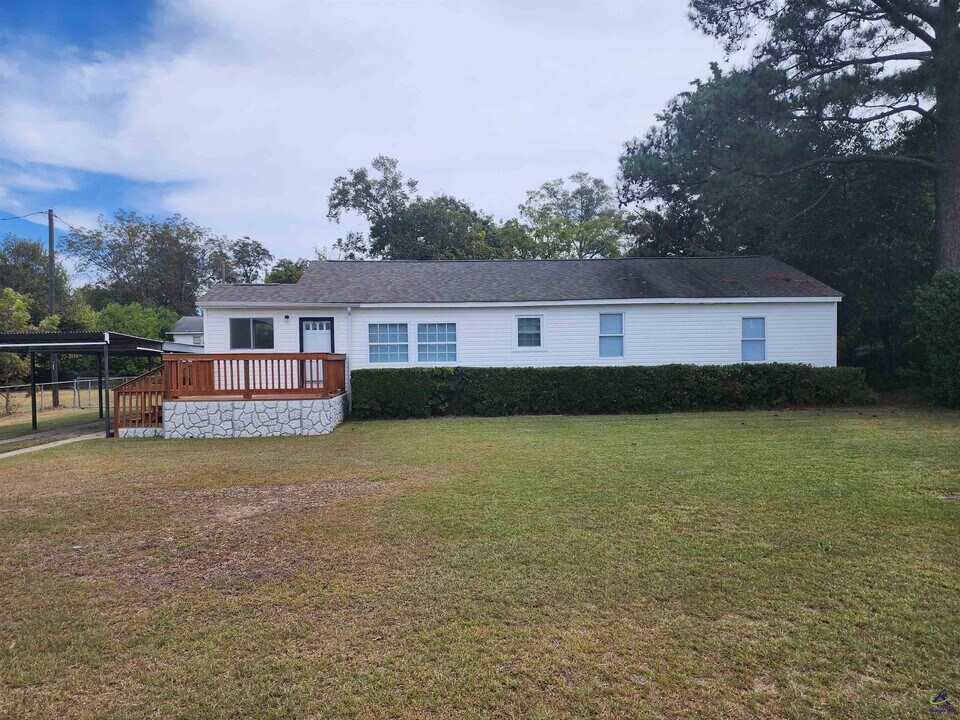 304 Myrtle St in Warner Robins, GA - Building Photo