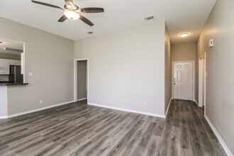321 Sondra Way in Red Oak, TX - Building Photo - Building Photo