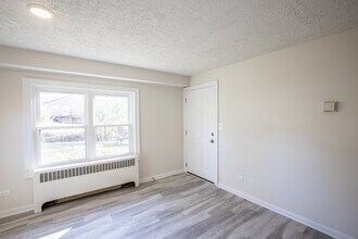 616 Rockcreek Rd-Unit -A in Charlottesville, VA - Building Photo - Building Photo