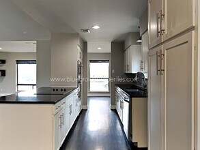 13104 Tahoe Dr in Dallas, TX - Building Photo - Building Photo