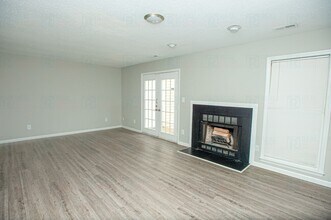 519 Darby Glen Ln in Durham, NC - Building Photo - Building Photo