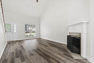 1009 Pinemont Dr in Mobile, AL - Building Photo - Building Photo