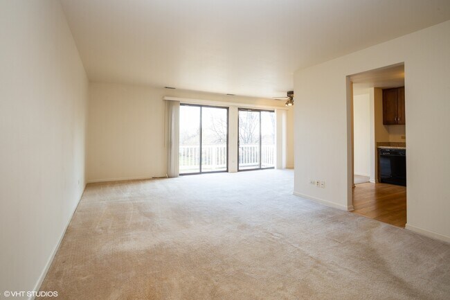 501 Cumberland Trail in Roselle, IL - Building Photo - Building Photo