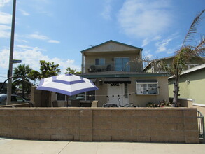 205 42nd St in Newport Beach, CA - Building Photo - Building Photo