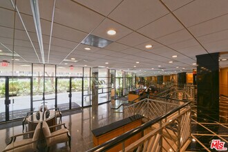 100 S Doheny Dr in Los Angeles, CA - Building Photo - Building Photo