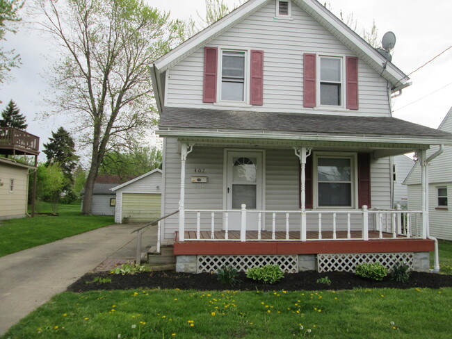 407 Churchill Rd in Girard, OH - Building Photo - Building Photo