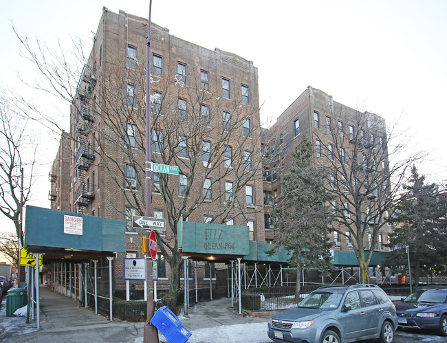 1777 Ocean Pky in Brooklyn, NY - Foto de edificio - Building Photo