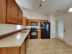 5117 Oakhurst Park Ct in Kernersville, NC - Building Photo - Building Photo