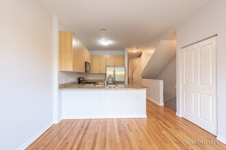468 W Elm St in Chicago, IL - Building Photo - Building Photo