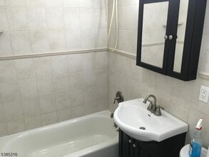 49 7th Ave in Hawthorne, NJ - Building Photo - Building Photo