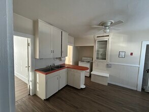 909 Centre St in Brockton, MA - Building Photo - Building Photo