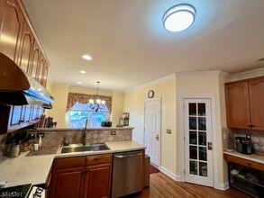 43 Georgetown Ct in Bernards, NJ - Building Photo - Building Photo