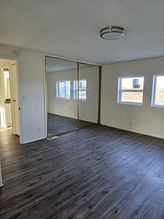 270 S Outlook Rd-Unit -1 in Outlook, WA - Building Photo