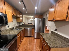 5803 Norham Dr in Alexandria, VA - Building Photo - Building Photo