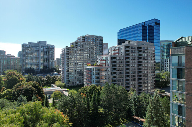 Place Nouveau Residences I in Toronto, ON - Building Photo - Building Photo