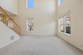 2326 Sunshine Ln in Aurora, IL - Building Photo - Building Photo