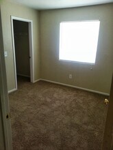 1860 Crystal Gem St in Las Vegas, NV - Building Photo - Building Photo