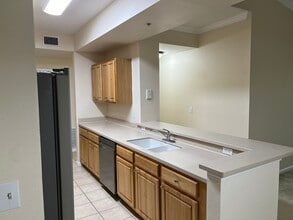 10075 Gate Pky N, Unit 2805 in Jacksonville, FL - Foto de edificio - Building Photo