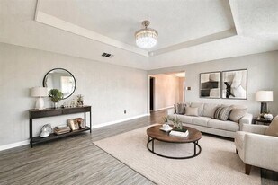 923 Wayne Ave in Duncanville, TX - Building Photo