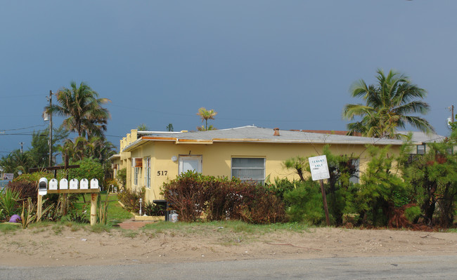 517 Briny Ave in Pompano Beach, FL - Foto de edificio - Building Photo