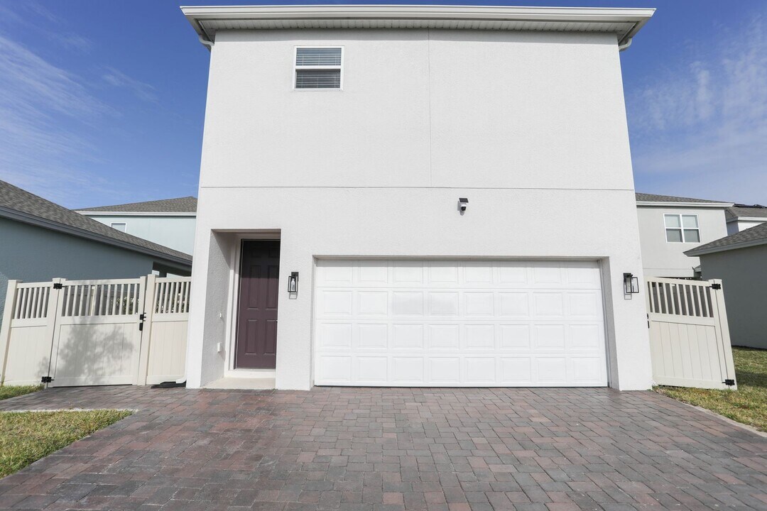 5135 Lake Hamlin Trail in Winter Garden, FL - Building Photo