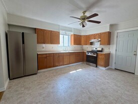 49 Middlesex St, Unit 2nd Floor in Fall River, MA - Building Photo