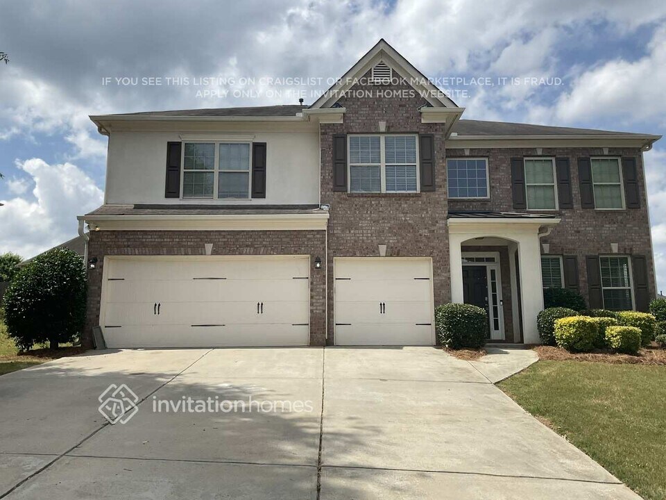 6324 Stonelake Dr SW in Atlanta, GA - Building Photo
