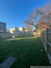 16 Trowbridge St in Belmont, MA - Foto de edificio - Building Photo