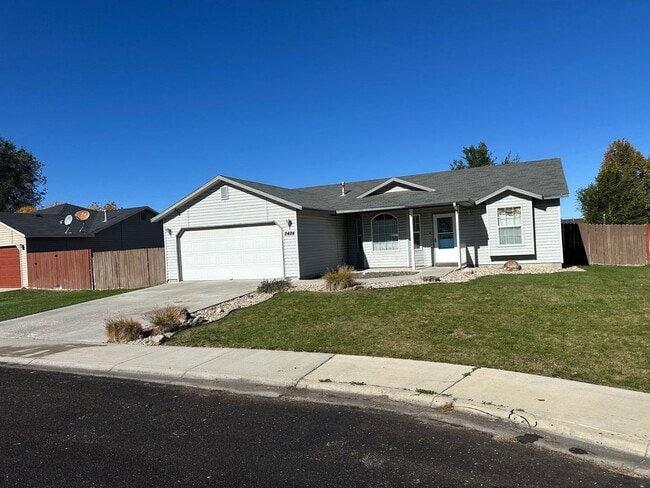 2424 E Ohio Ave in Nampa, ID - Building Photo - Building Photo