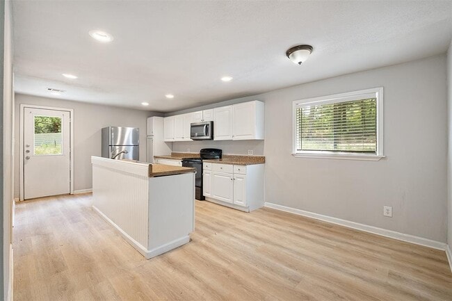property at 143 Old Piney Trail