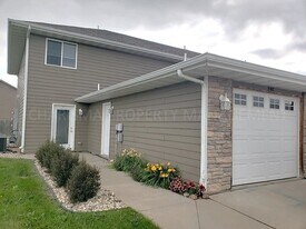 302 Scott Pl in Tea, SD - Building Photo