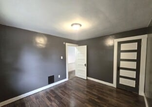 231 Connecticut Ave in Clairton, PA - Foto de edificio - Building Photo