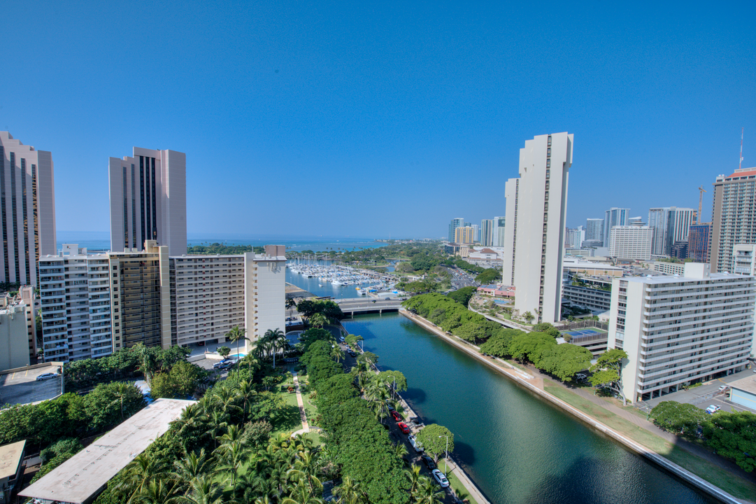 1551 Ala Wai Blvd, Unit The Watermark in Honolulu, HI - Building Photo