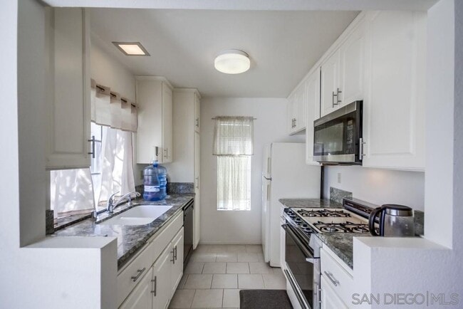 8520 Summerdale Rd in San Diego, CA - Building Photo - Building Photo