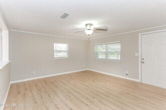 303 Renne Dr N in Jacksonville, FL - Building Photo - Building Photo