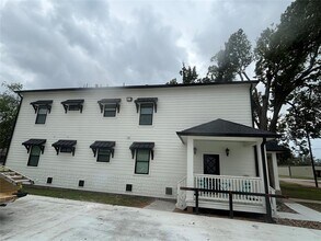 113 S Rusk St in Wharton, TX - Building Photo - Building Photo