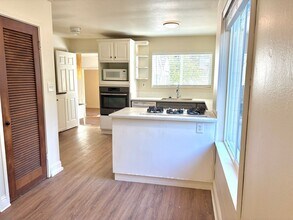 11411 SE Boise St in Portland, OR - Building Photo - Building Photo