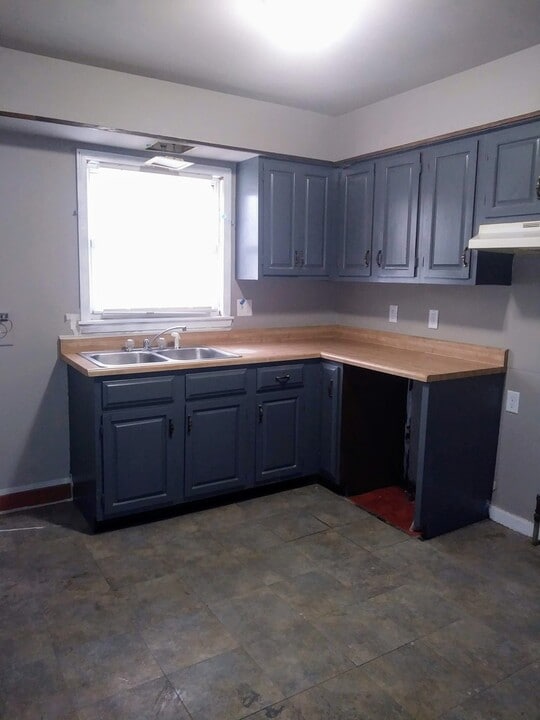 453 Hovey St in Gary, IN - Building Photo