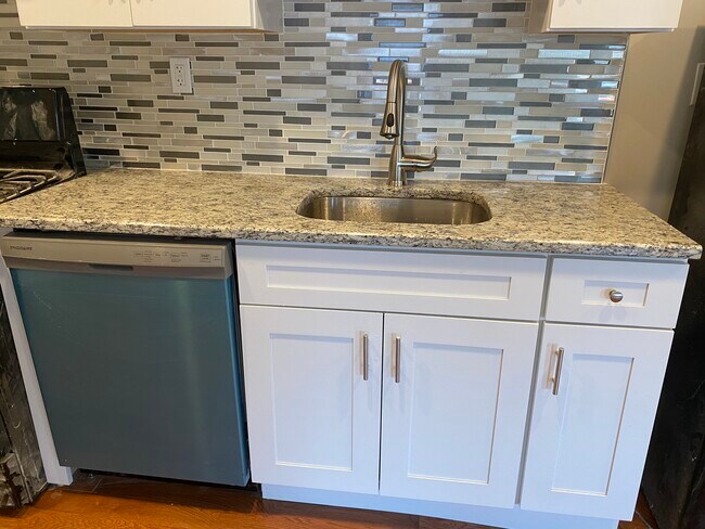 802 Christian St, Unit 2nd Floor photo'