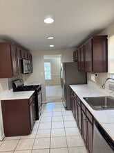 14458 Black Horse Ct in Centreville, VA - Foto de edificio - Building Photo