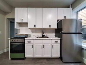102 Belmont Ave in Jersey City, NJ - Building Photo - Building Photo