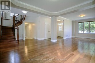 184 Cheyenne Way in Ottawa, ON - Building Photo - Building Photo