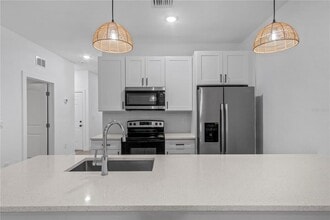 10178 Tramore Ave in Englewood, FL - Building Photo - Building Photo