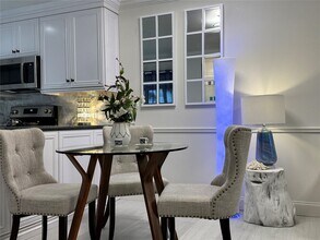 1010 NE 8th Ave in Delray Beach, FL - Foto de edificio - Building Photo