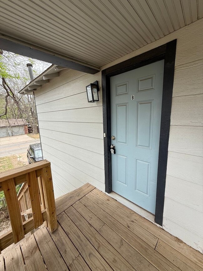 property at 1612 N Villa Ave