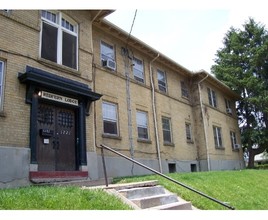 Redfern Lodge in Dayton, OH - Building Photo - Building Photo