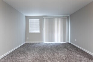 Alcove in Seattle, WA - Building Photo